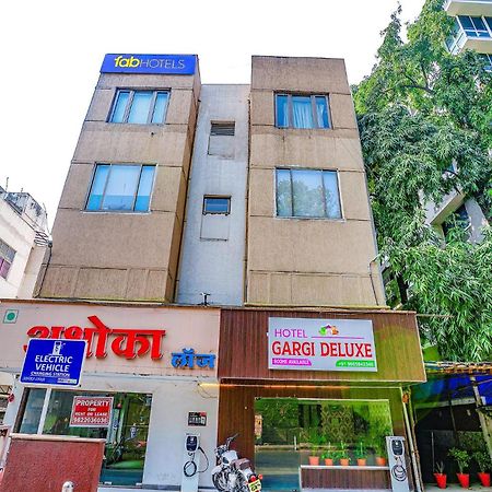 Hotel Gargi Deluxe Пюн Екстериор снимка